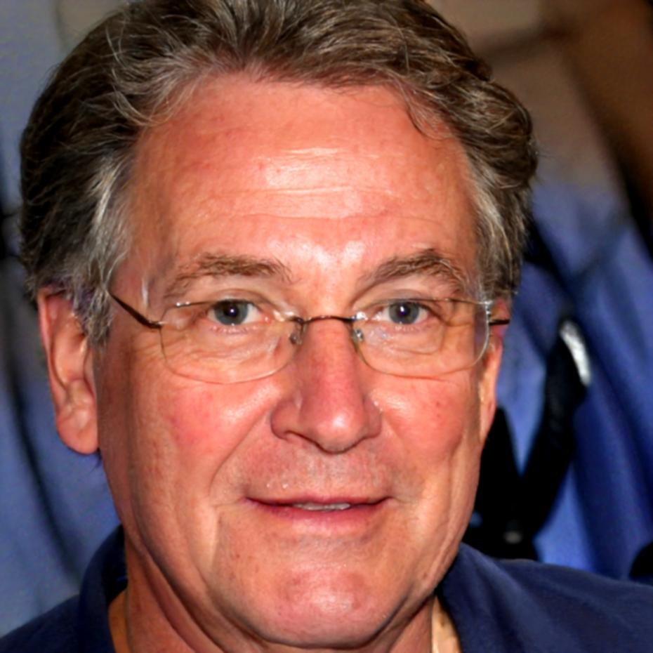 Аскар Толеубаев - ведущий финансовый аналитик